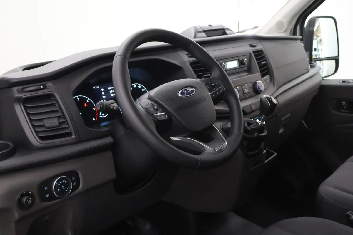 350 2.0 TDCI L4H1 Trend Skeletal | Uit voorraad leverbaar | Karhof Gesloten Bak + Overloopklep | Kenteken 2024 | Bluetooth | Cruise Control | Voorruitverwarming | Laadvermogen 1200KG + |