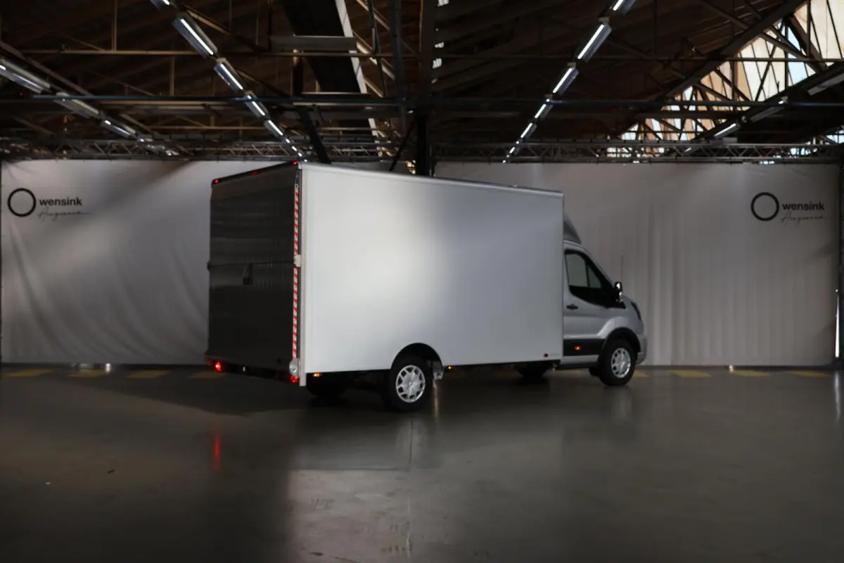 350 2.0 TDCI L4H1 Trend Skeletal | Uit voorraad leverbaar | Karhof Gesloten Bak + Overloopklep | Kenteken 2024 | Bluetooth | Cruise Control | Voorruitverwarming | Laadvermogen 1200KG + |