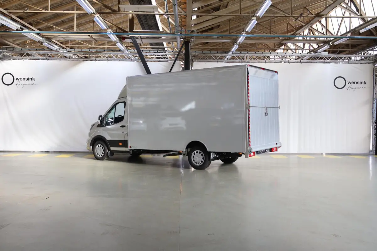 350 2.0 TDCI L4H1 Trend Skeletal | Uit voorraad leverbaar | Karhof Gesloten Bak + Overloopklep | Kenteken 2024 | Bluetooth | Cruise Control | Voorruitverwarming | Laadvermogen 1200KG + |