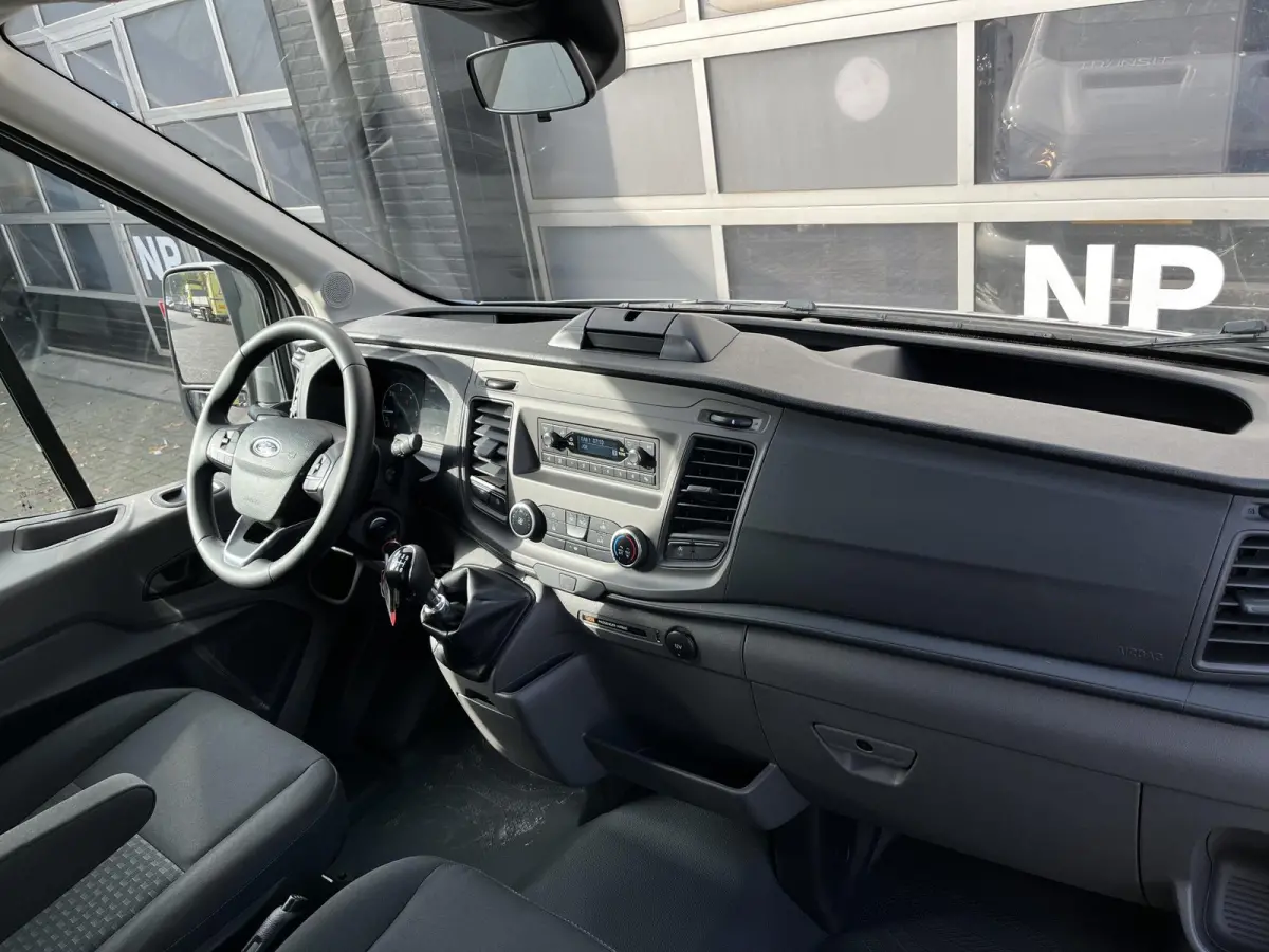 350 170pk L4H1 Bakwagen! Airco / Cruise control / Karhof Gesloten Bak + Deuren /  Bluetooth / Voorruitverwa. / DAB+ /  LAADVERMOGEN 1303 KG / BPM VRIJ!