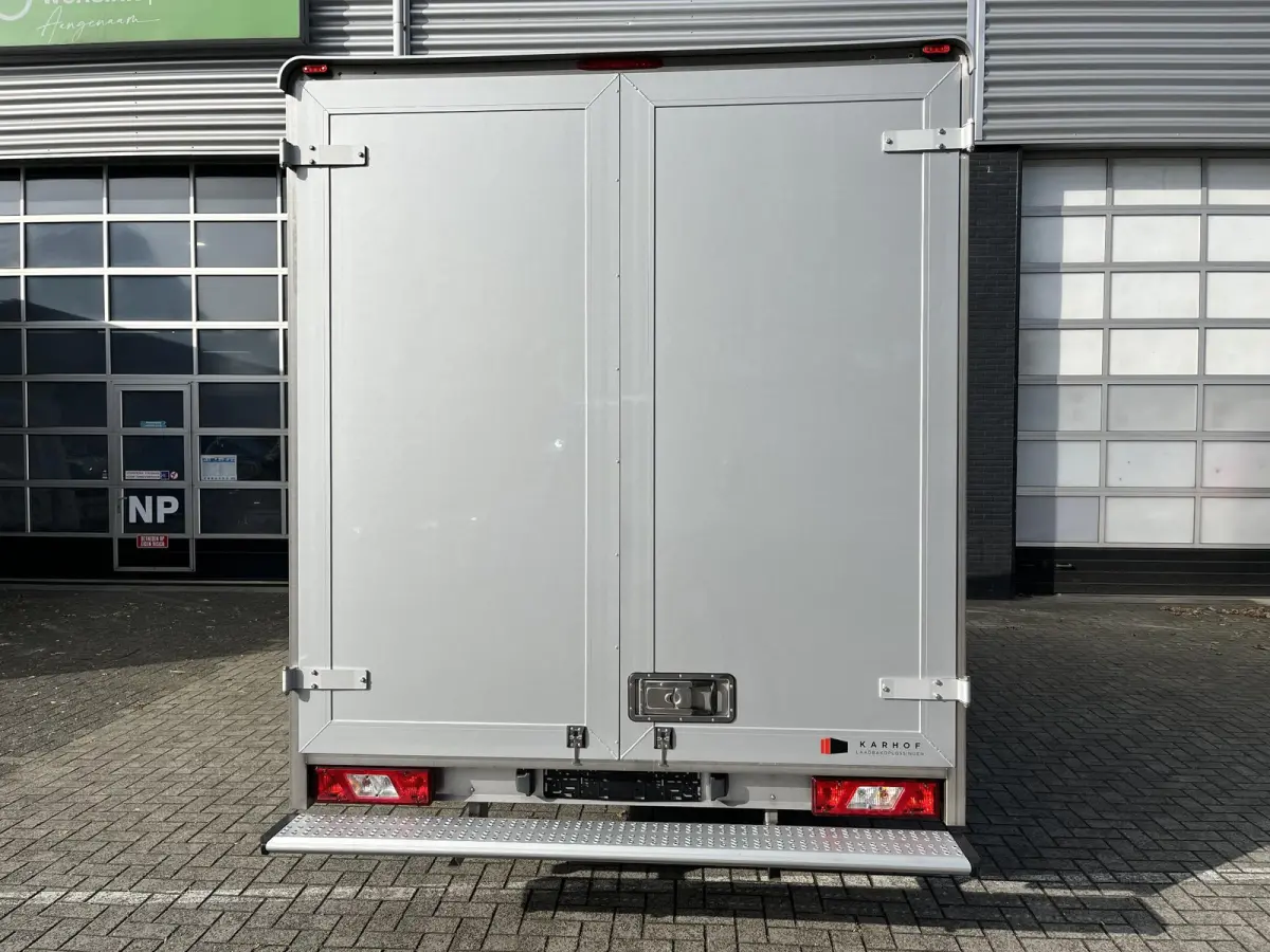 350 170pk L4H1 Bakwagen! Airco / Cruise control / Karhof Gesloten Bak + Deuren /  Bluetooth / Voorruitverwa. / DAB+ /  LAADVERMOGEN 1303 KG / BPM VRIJ!