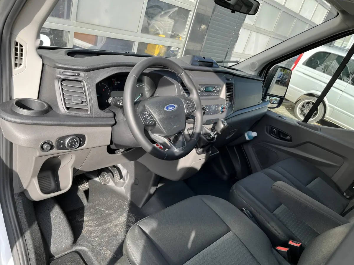 350 170pk L4H1 Bakwagen! Airco / Cruise control / Karhof Gesloten Bak + Deuren /  Bluetooth / Voorruitverwa. / DAB+ /  LAADVERMOGEN 1303 KG / BPM VRIJ!