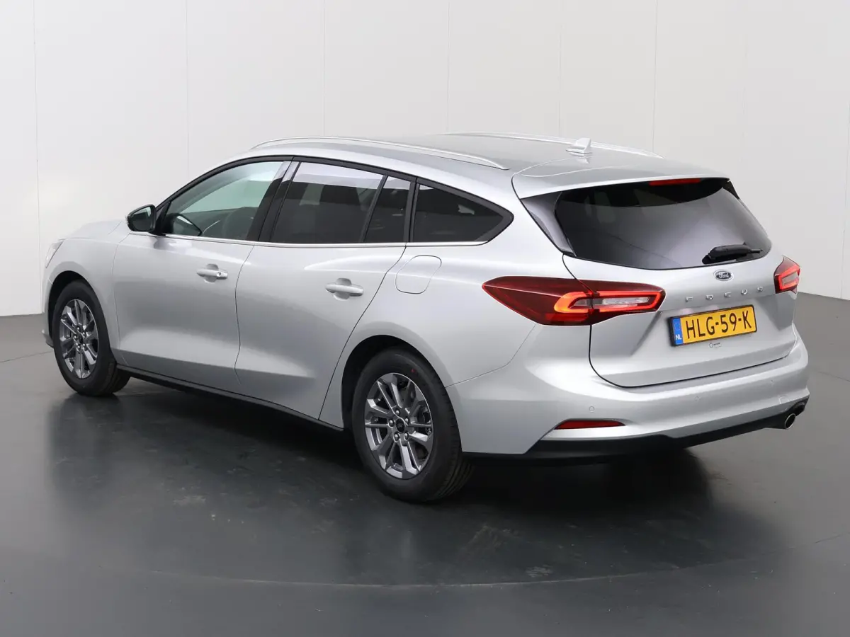 1.0 EcoBoost Hybrid Titanium | Winterpakket | Navigatie | Climate Control | Parkeersensoren | Cruise Control |