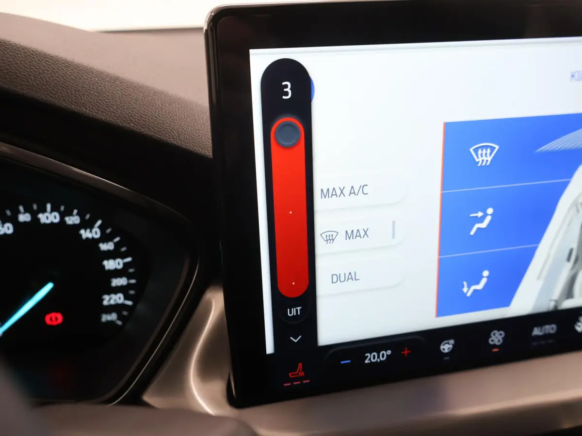 1.0 EcoBoost Hybrid Titanium | Winterpakket | Navigatie | Climate Control | Parkeersensoren | Cruise Control |