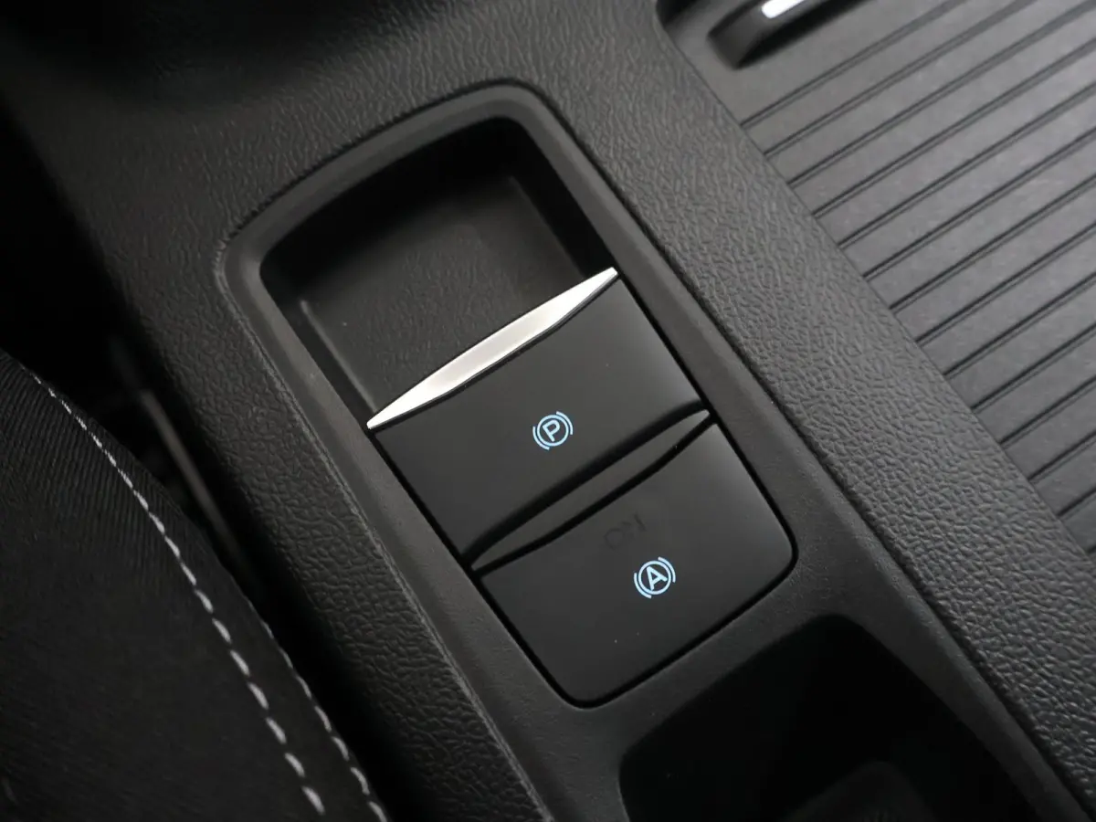 1.0 EcoBoost Hybrid Titanium | Winterpakket | Navigatie | Climate Control | Parkeersensoren | Cruise Control |