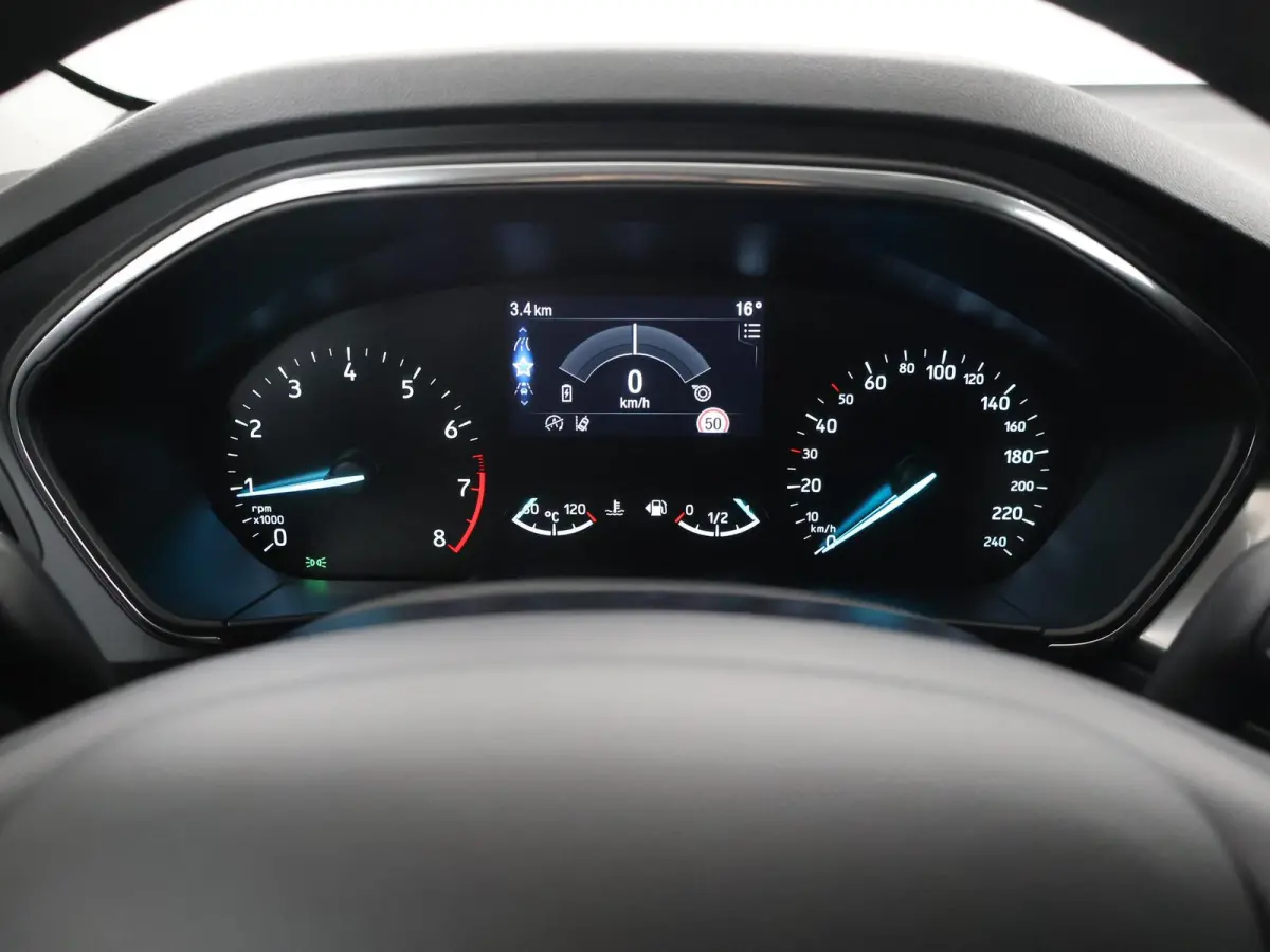 1.0 EcoBoost Hybrid Titanium | Winterpakket | Navigatie | Climate Control | Parkeersensoren | Cruise Control |