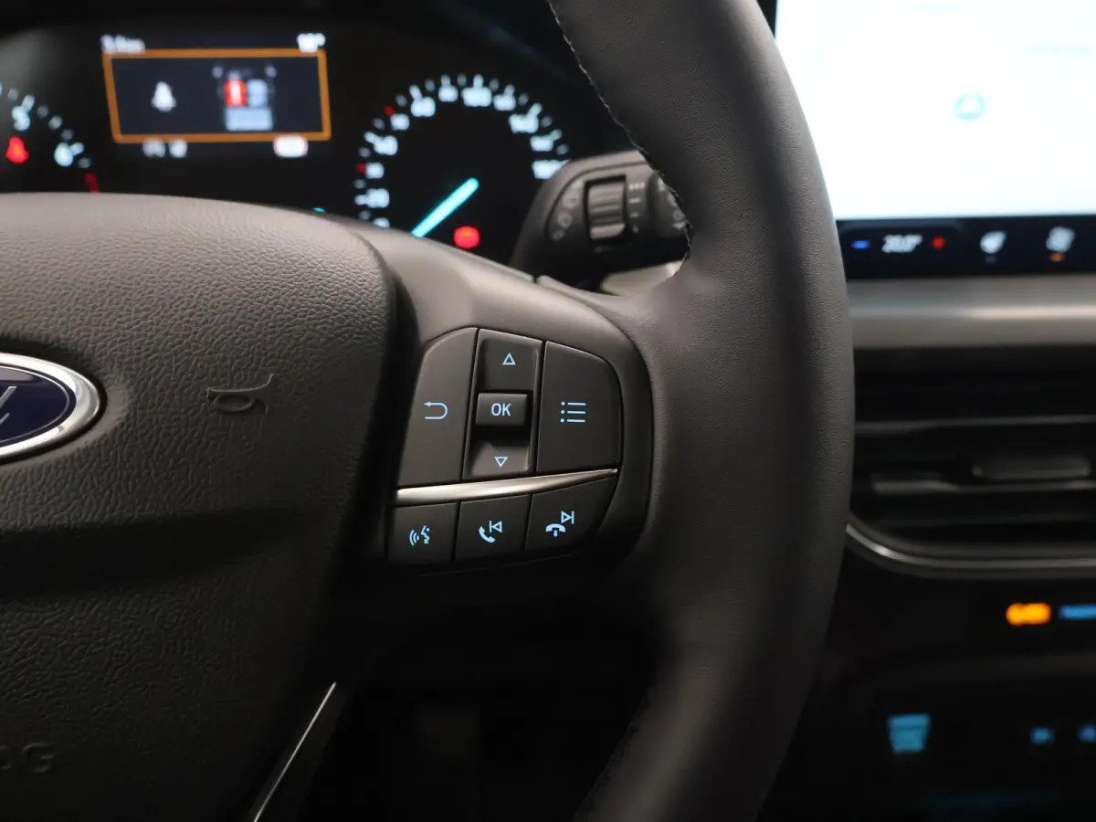 1.0 EcoBoost Hybrid Titanium | Winterpakket | Navigatie | Climate Control | Parkeersensoren | Cruise Control |