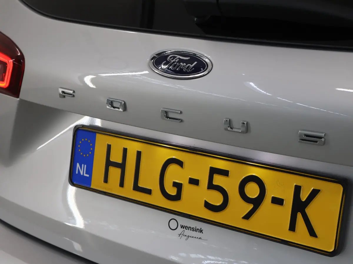 1.0 EcoBoost Hybrid Titanium | Winterpakket | Navigatie | Climate Control | Parkeersensoren | Cruise Control |