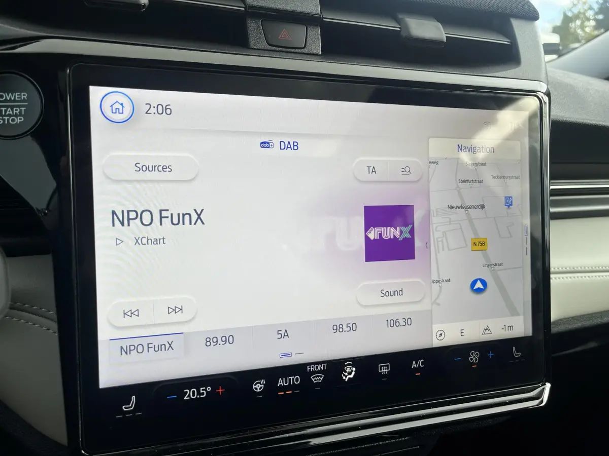 Premium 44 kWh | Driver Assistance Pack | Winter Pack | Panoramadak |