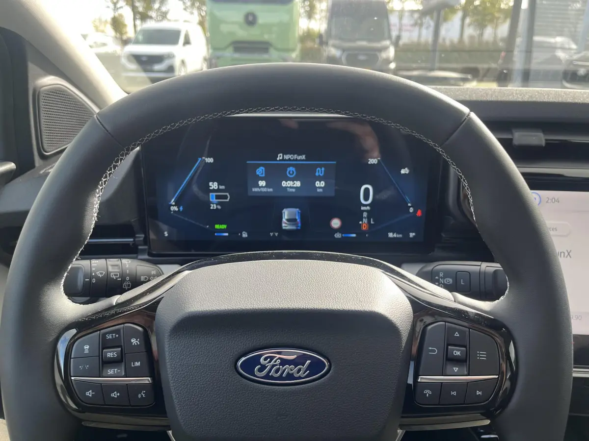 Premium 44 kWh | Driver Assistance Pack | Winter Pack | Panoramadak |