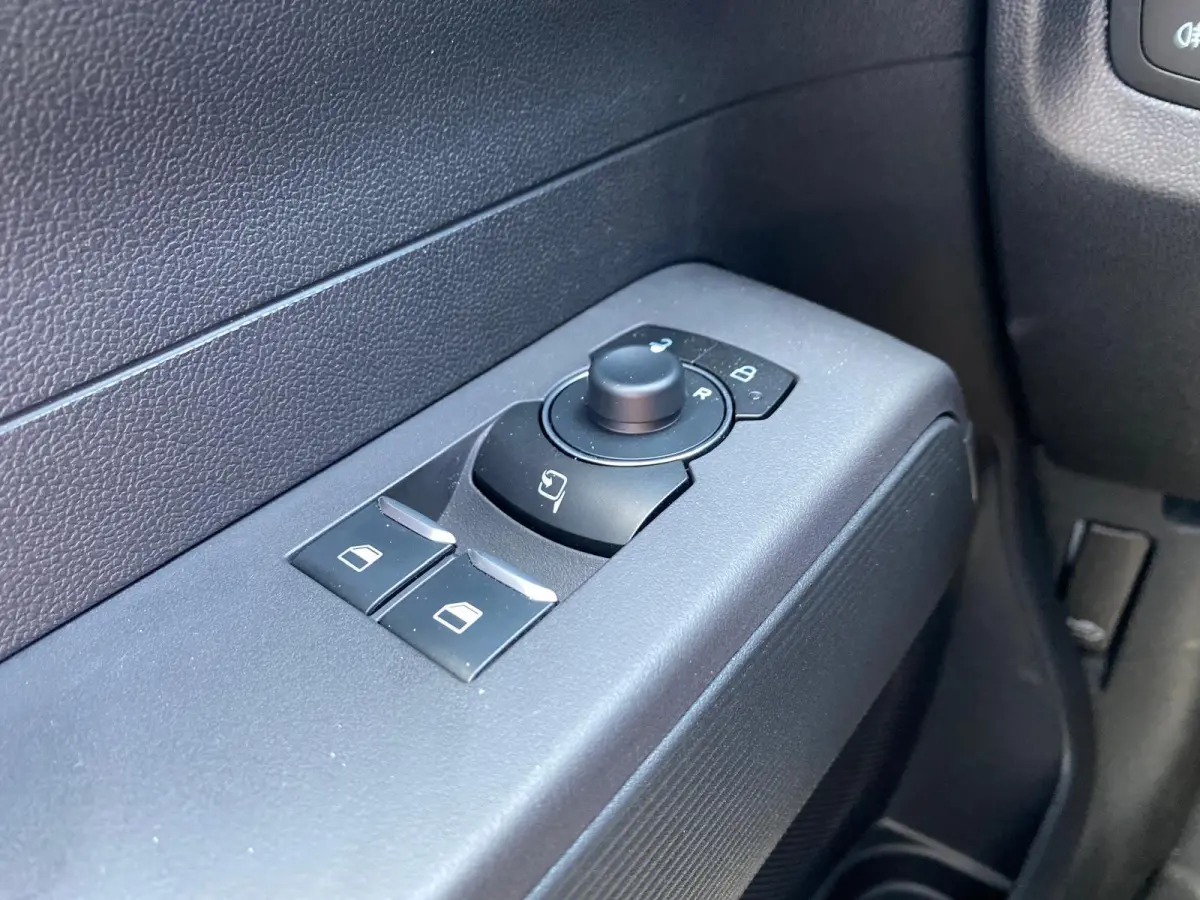 Trend 44 kWh 136PK | Climate Control | Parkeersensoren | Parkeercamera | Bluetooth | DAB | radio, Apple Carplay en Adroid Auto | Trekhaak |