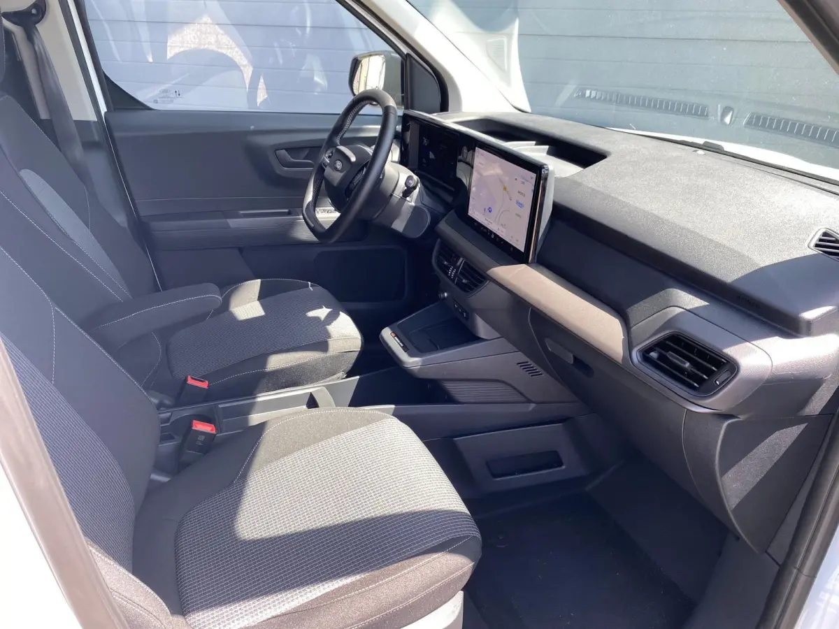 Trend 44 kWh 136PK | Climate Control | Parkeersensoren | Parkeercamera | Bluetooth | DAB | radio, Apple Carplay en Adroid Auto | Trekhaak |