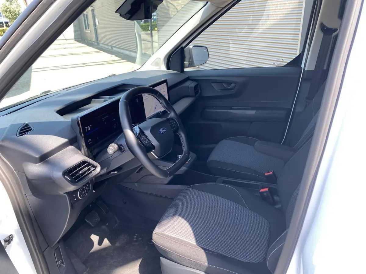 Trend 44 kWh 136PK | Climate Control | Parkeersensoren | Parkeercamera | Bluetooth | DAB | radio, Apple Carplay en Adroid Auto | Trekhaak |