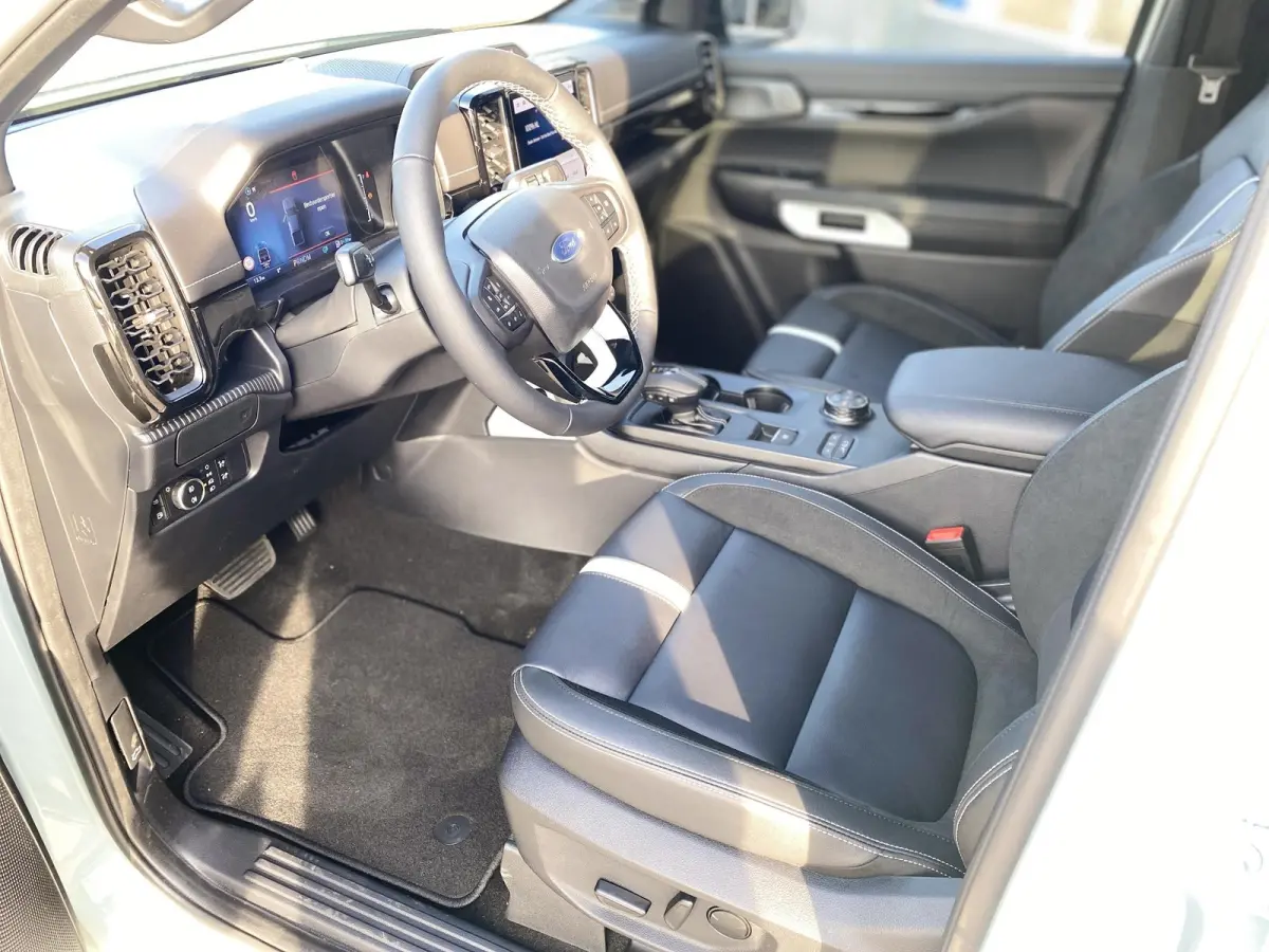 Ford Stormtrak Double Cabine 2.3 PHEV 279PK Ford Ranger Stormtrak Double Cabine 2.3 PHEV 279PK