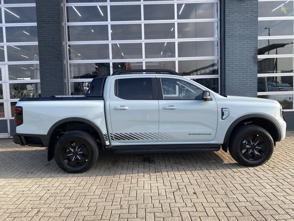 Ford Stormtrak Double Cabine 2.3 PHEV 279PK Ford Ranger Stormtrak Double Cabine 2.3 PHEV 279PK
