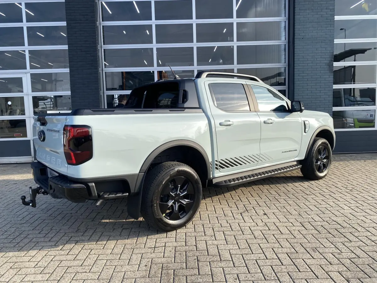 Ford Stormtrak Double Cabine 2.3 PHEV 279PK Ford Ranger Stormtrak Double Cabine 2.3 PHEV 279PK