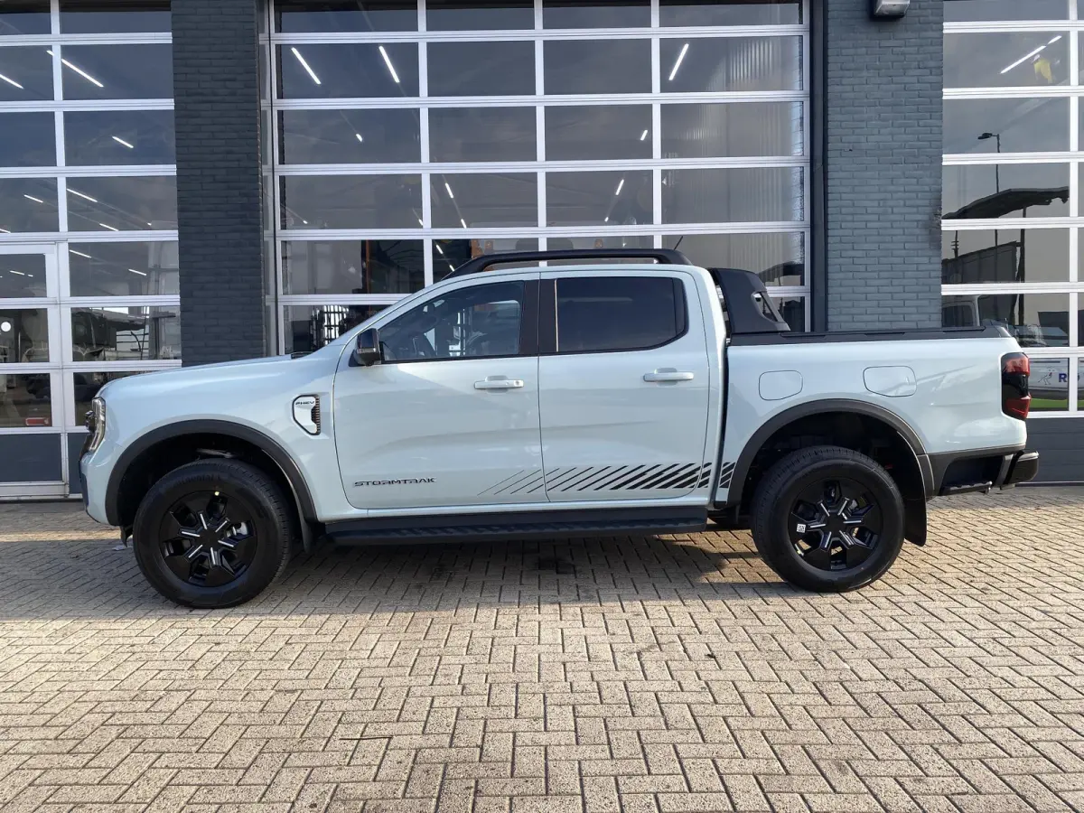 Ford Stormtrak Double Cabine 2.3 PHEV 279PK Ford Ranger Stormtrak Double Cabine 2.3 PHEV 279PK