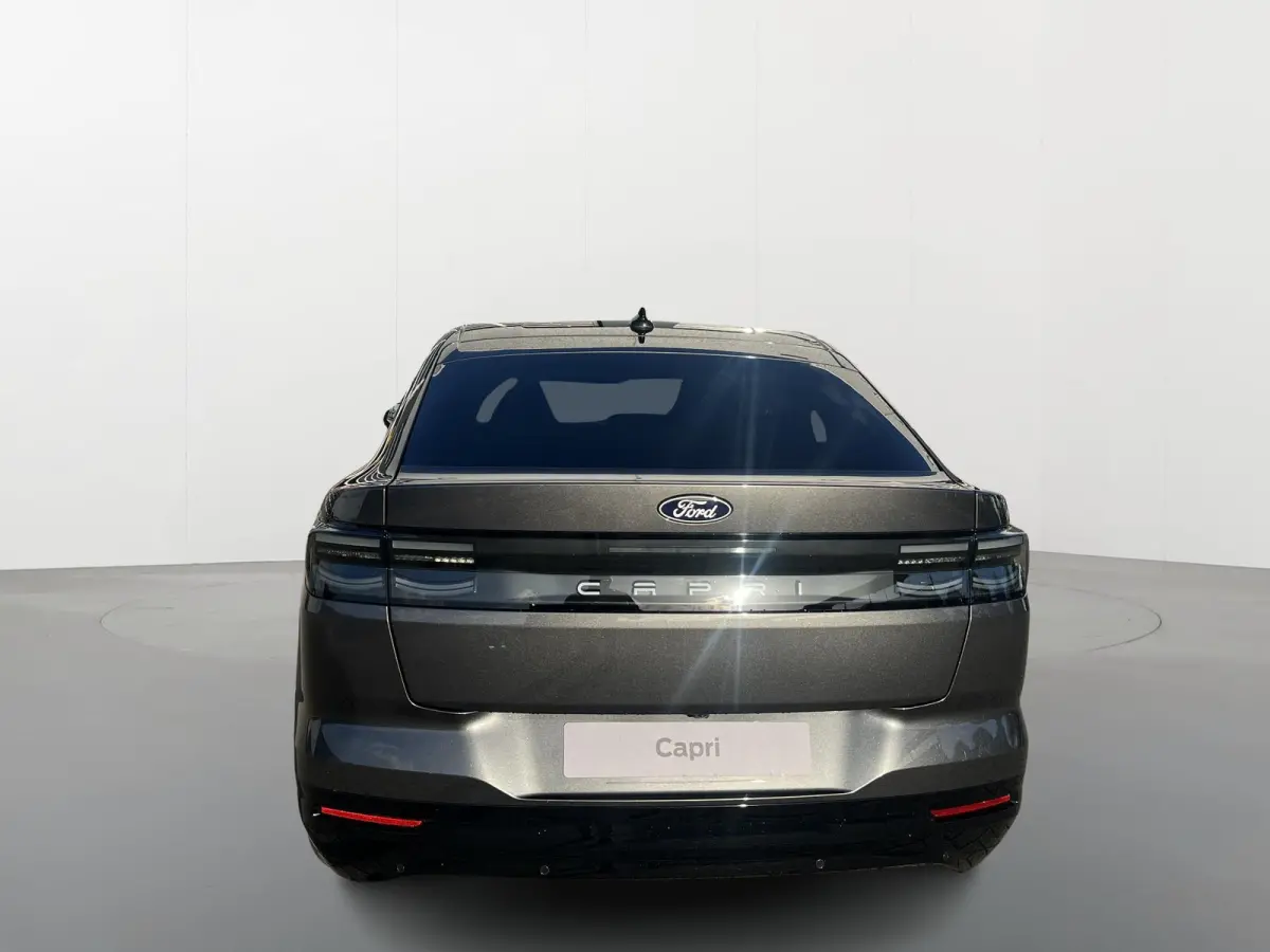 Extended Range RWD 77 kWh | Achteruitrijcamera | Stoel & Stuurverwarming | Apple & Android ondersteuning