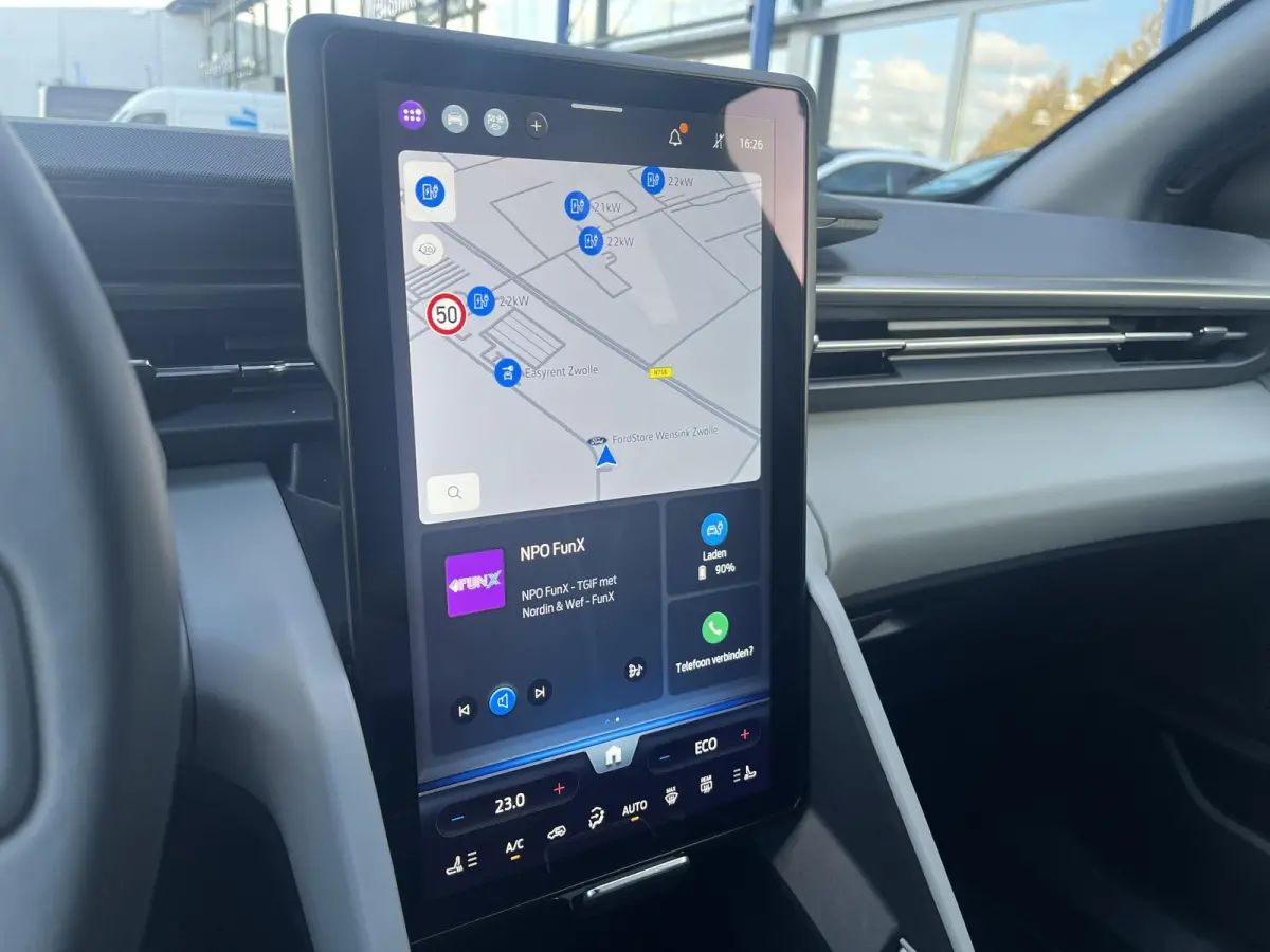 Extended Range RWD 77 kWh | Achteruitrijcamera | Stoel & Stuurverwarming | Apple & Android ondersteuning