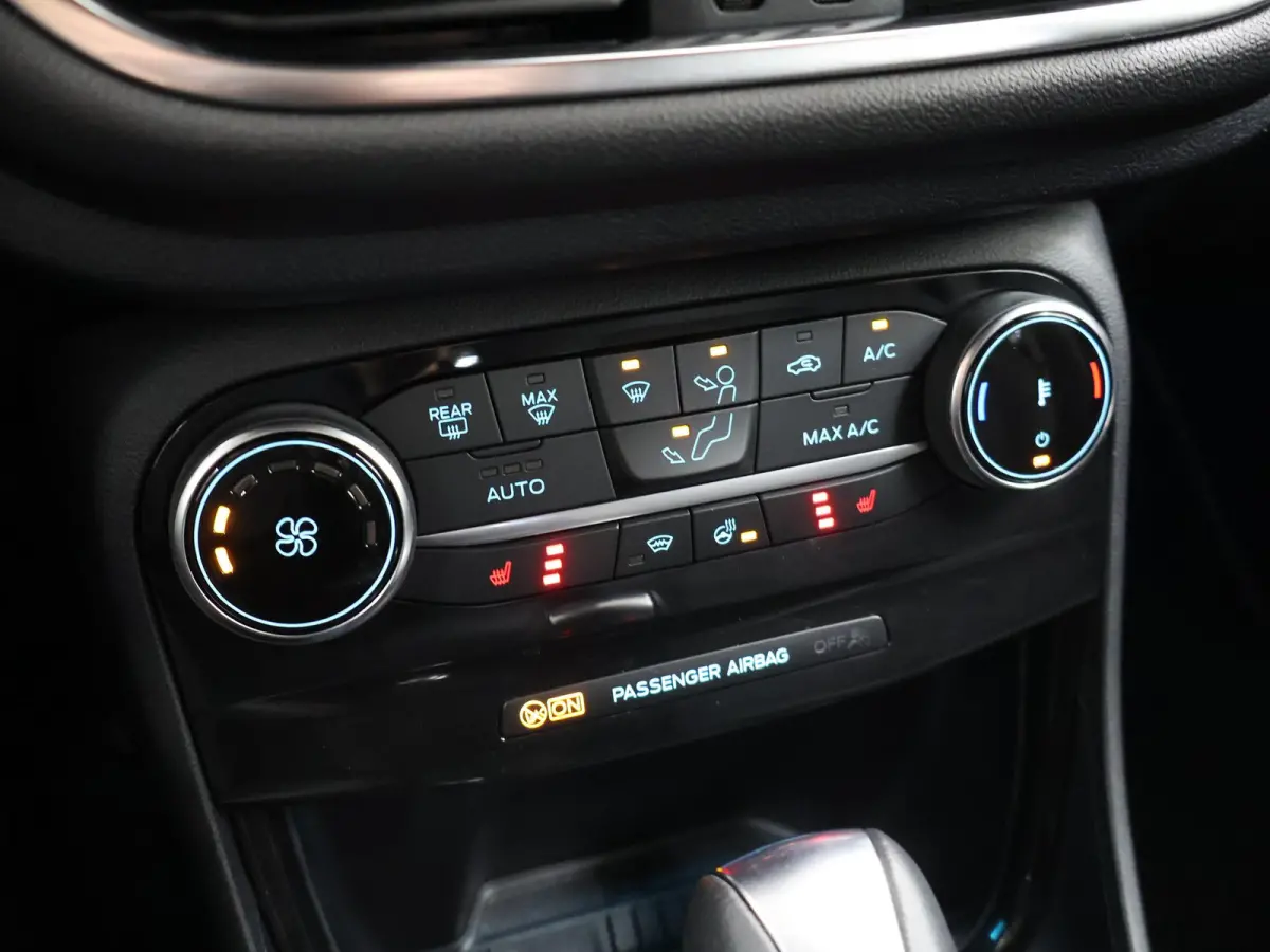 1.0 EcoBoost ST-Line X | Navigatiesysteem | Parkeercamera | Winterpakket | Cruise control Adaptief | Dodehoekdetectie | B&O |