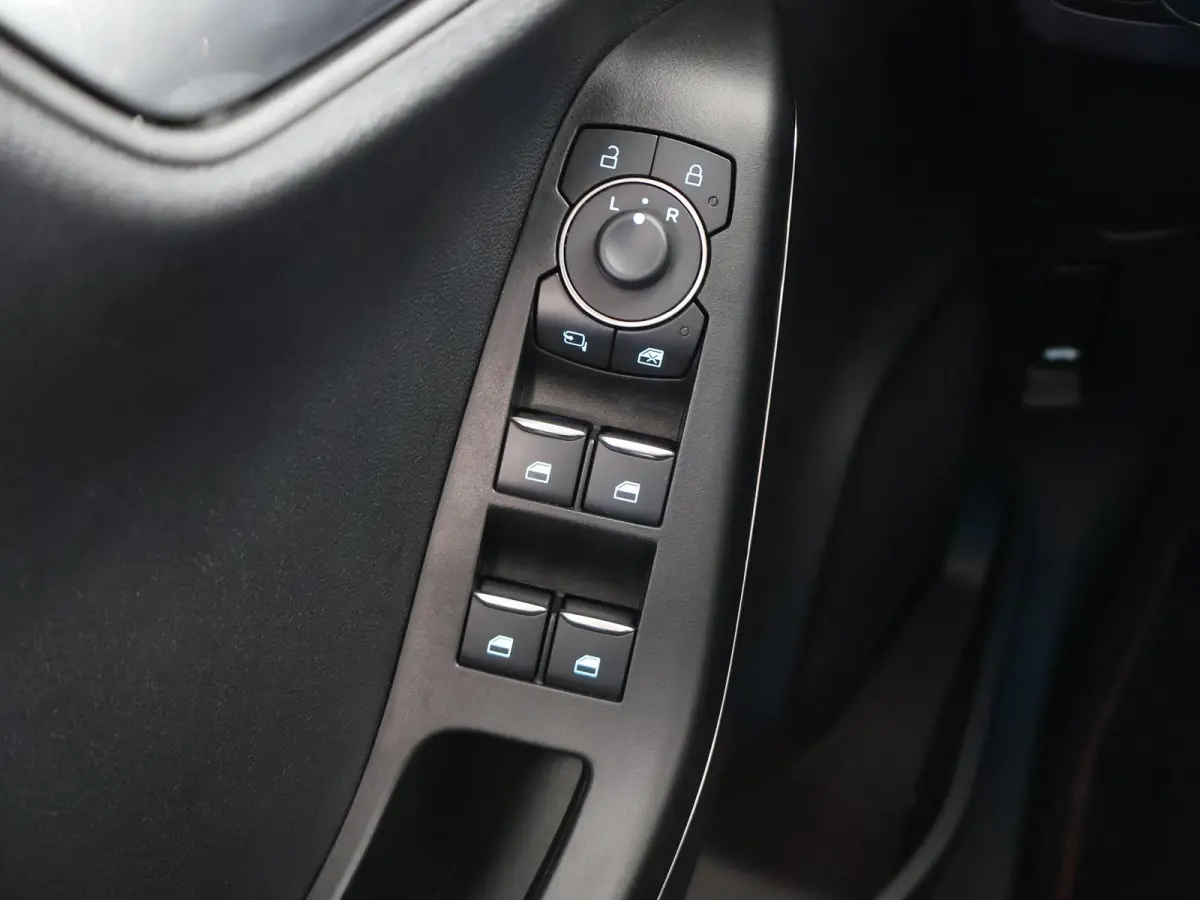1.0 EcoBoost ST-Line X | Navigatiesysteem | Parkeercamera | Winterpakket | Cruise control Adaptief | Dodehoekdetectie | B&O |