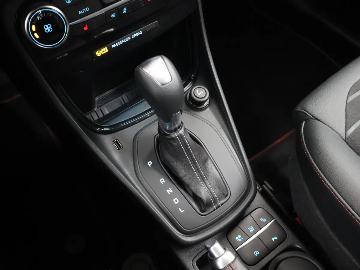 1.0 EcoBoost ST-Line X | Navigatiesysteem | Parkeercamera | Winterpakket | Cruise control Adaptief | Dodehoekdetectie | B&O |