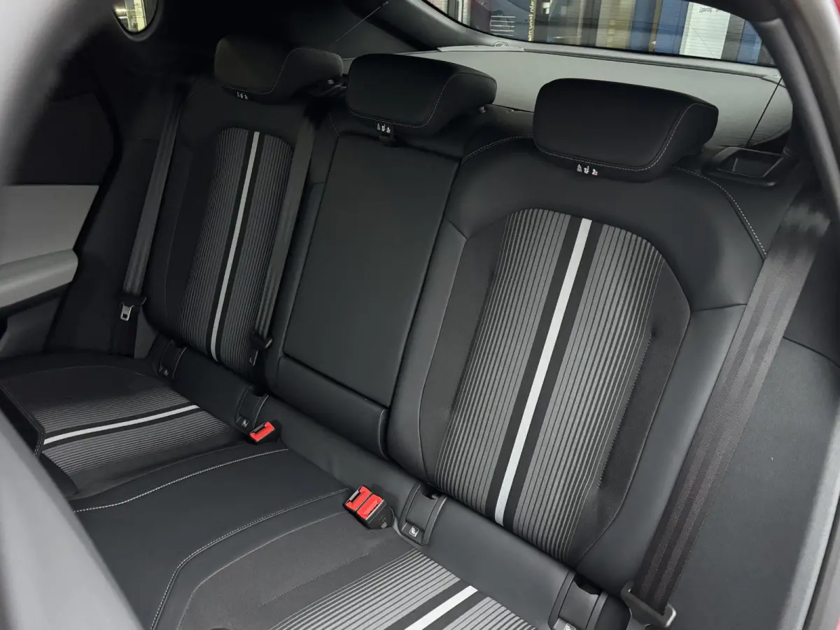 Select Extended Range RWD 77 kWh | €3500,- Ford Voordeel ! | Energiezuinige Warmtepomp |Comfortpack 1|