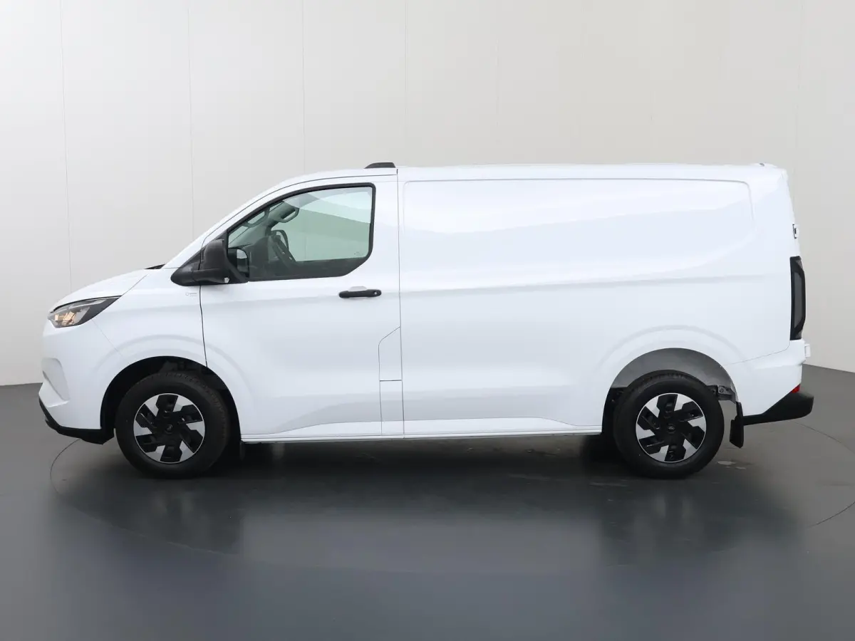 320 | 2.5 PHEV | L1 H1 | Trend | PLUG IN HYBRIDE | CLIMATE CONTROL | CRUISE CONTROL | PARKEERCAMERA | CARPLAY / ANDROID AUTO | LAADRUIMTE PAKKET | BIJRIJDERSBANK