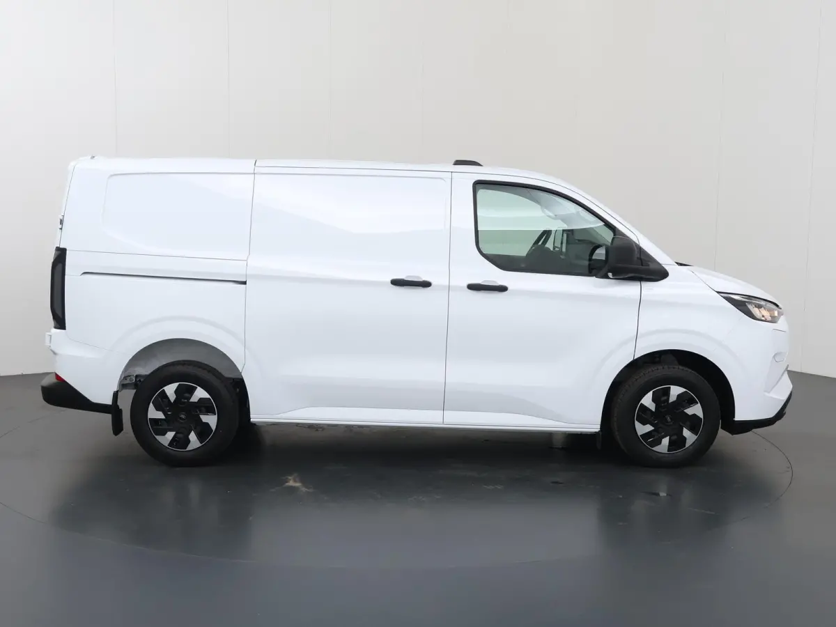 320 | 2.5 PHEV | L1 H1 | Trend | PLUG IN HYBRIDE | CLIMATE CONTROL | CRUISE CONTROL | PARKEERCAMERA | CARPLAY / ANDROID AUTO | LAADRUIMTE PAKKET | BIJRIJDERSBANK