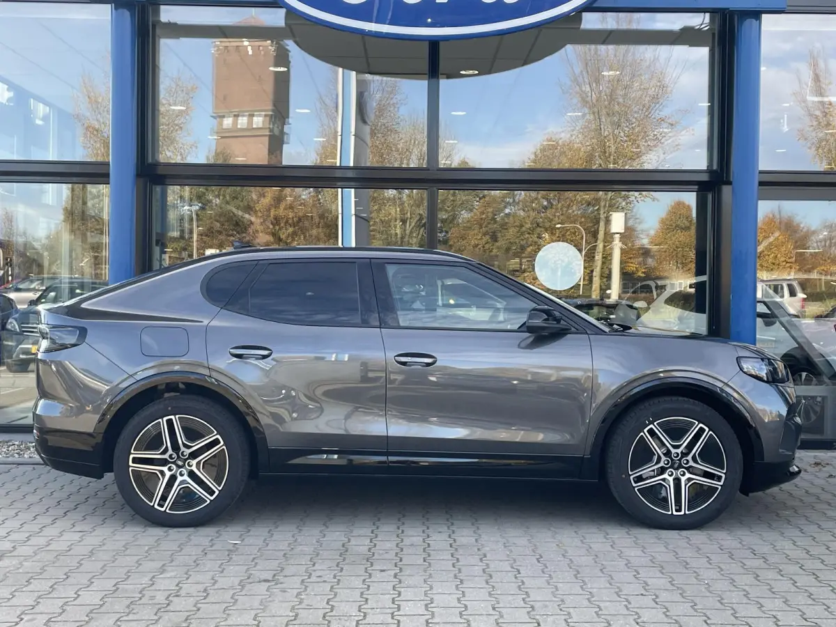 Premium Extended Range RWD 77 kWh | €3500,- Voordeel ! | DIRECT LEVERBAAR | AGR Voorstoelen | Energiezuinige Warmtepomp |Driver Assistance Pack |