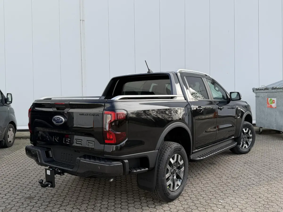 Wildtrak PHEV | DIRECT LEVERBAAR |  278PK | Trekhaak | Blis | 12" Infotainment scherm met SYNC 4 | Elektrisch 8-weg verstelbare en verwarmbare stoelen | 18" Lichtmetalen velgen