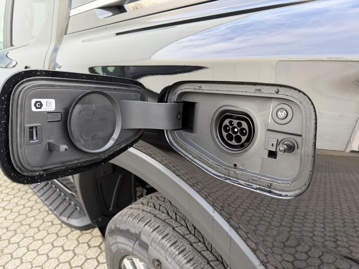 Wildtrak PHEV | DIRECT LEVERBAAR |  278PK | Trekhaak | Blis | 12" Infotainment scherm met SYNC 4 | Elektrisch 8-weg verstelbare en verwarmbare stoelen | 18" Lichtmetalen velgen