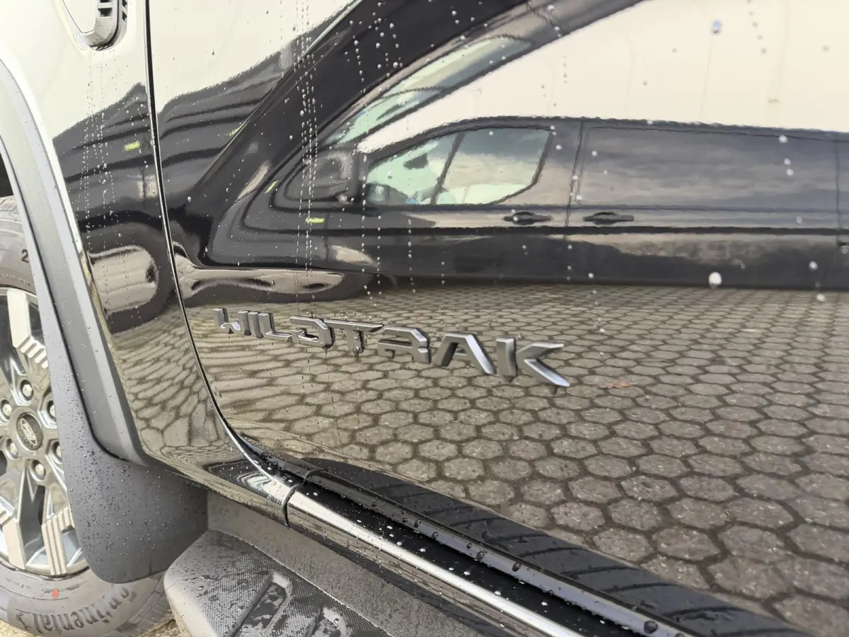 Wildtrak PHEV | DIRECT LEVERBAAR |  278PK | Trekhaak | Blis | 12" Infotainment scherm met SYNC 4 | Elektrisch 8-weg verstelbare en verwarmbare stoelen | 18" Lichtmetalen velgen