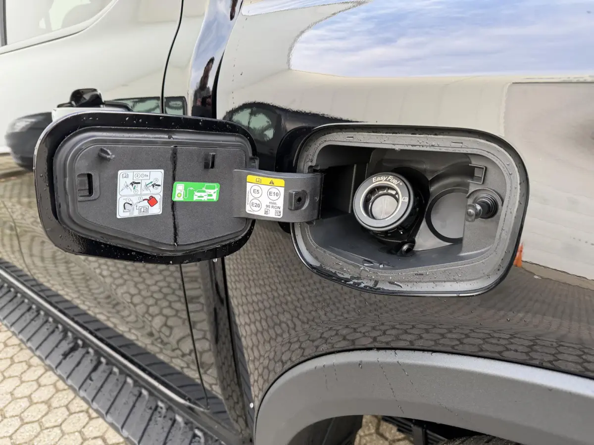 Wildtrak PHEV | DIRECT LEVERBAAR |  278PK | Trekhaak | Blis | 12" Infotainment scherm met SYNC 4 | Elektrisch 8-weg verstelbare en verwarmbare stoelen | 18" Lichtmetalen velgen