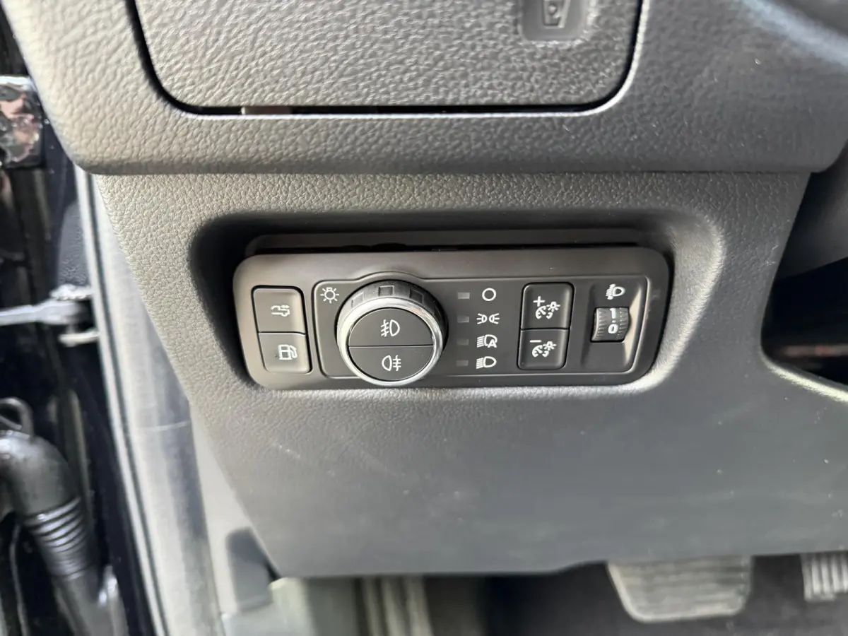 Wildtrak PHEV | DIRECT LEVERBAAR |  278PK | Trekhaak | Blis | 12" Infotainment scherm met SYNC 4 | Elektrisch 8-weg verstelbare en verwarmbare stoelen | 18" Lichtmetalen velgen