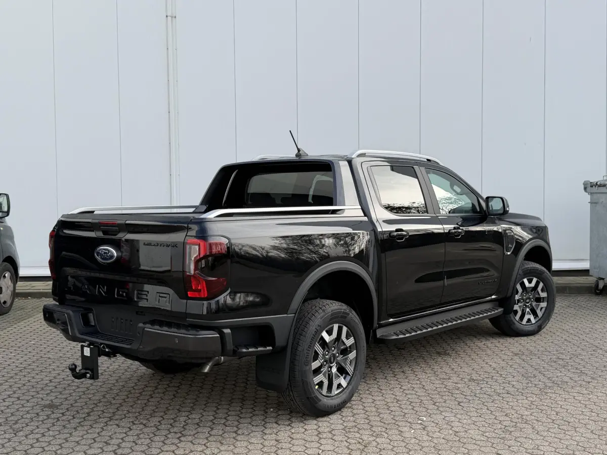 Wildtrak PHEV | DIRECT LEVERBAAR |  278PK | Trekhaak | Blis | 12" Infotainment scherm met SYNC 4 | Elektrisch 8-weg verstelbare en verwarmbare stoelen | 18" Lichtmetalen velgen