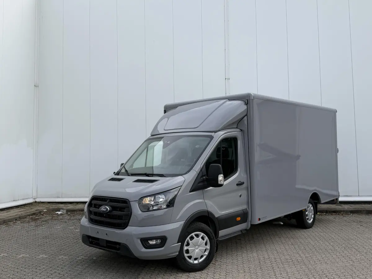 350 2.0 TDCI L4H1 Trend Bakwagen | Uit voorraad leverbaar | Karhof Gesloten bak + Overloopklep Kenteken 2024 | Bluetooth | Cruise Control | Voorruitverwarming | Laadvermogen 1200KG + |