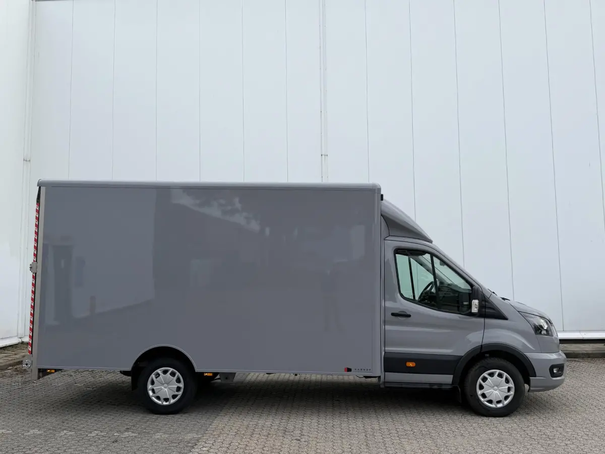 350 2.0 TDCI L4H1 Trend Bakwagen | Uit voorraad leverbaar | Karhof Gesloten bak + Overloopklep Kenteken 2024 | Bluetooth | Cruise Control | Voorruitverwarming | Laadvermogen 1200KG + |