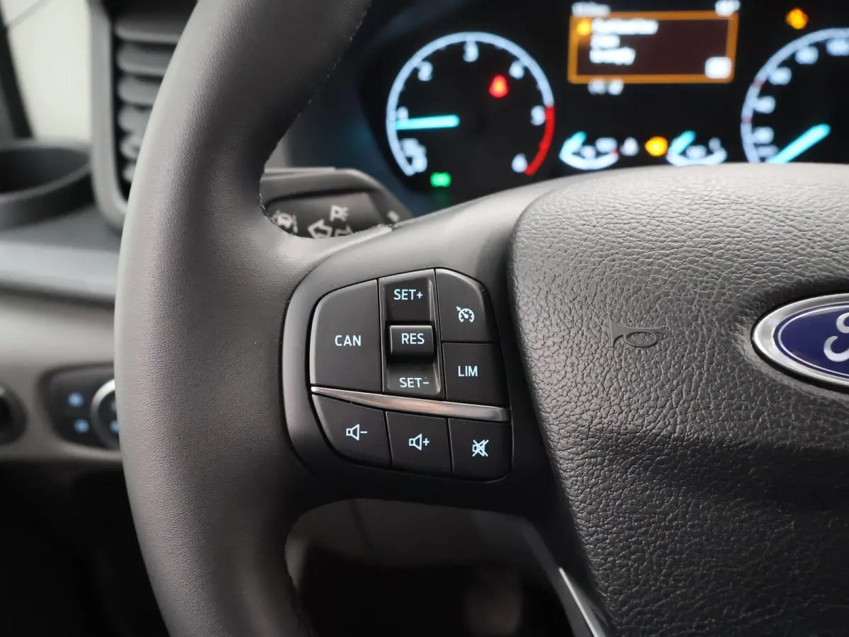 350 2.0 TDCI L4H1 Trend Bakwagen | Uit voorraad leverbaar | Karhof Gesloten bak + Overloopklep Kenteken 2024 | Bluetooth | Cruise Control | Voorruitverwarming | Laadvermogen 1200KG + |