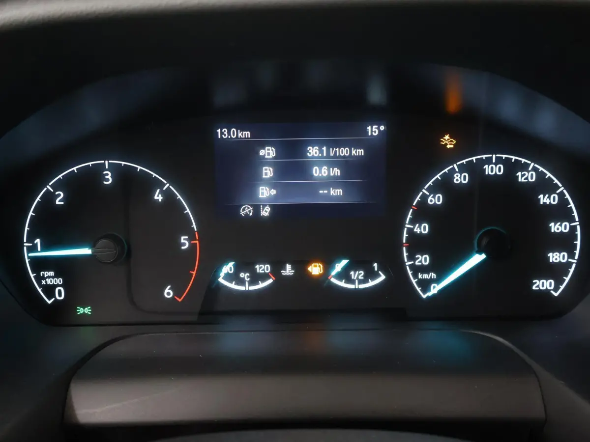 350 2.0 TDCI L4H1 Trend Bakwagen | Uit voorraad leverbaar | Karhof Gesloten bak + Overloopklep Kenteken 2024 | Bluetooth | Cruise Control | Voorruitverwarming | Laadvermogen 1200KG + |