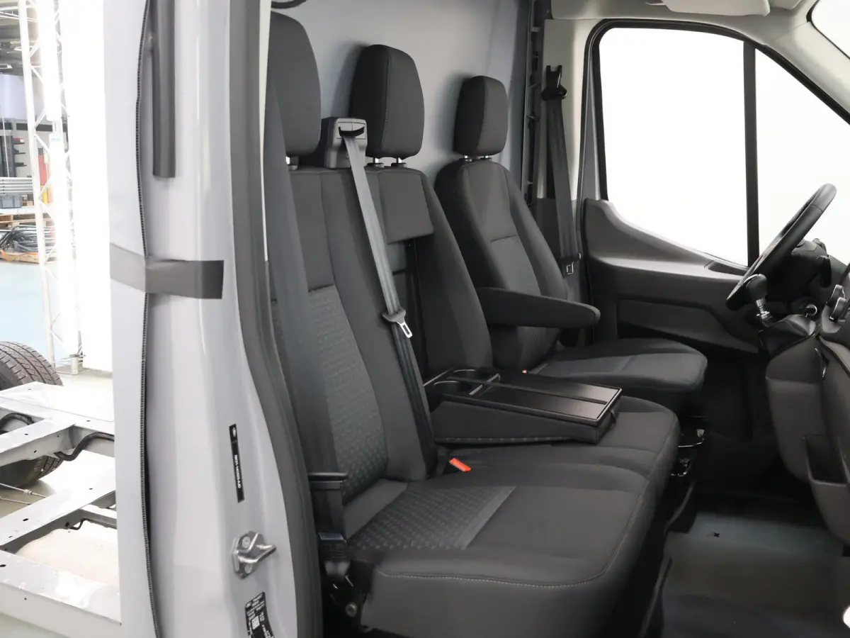 350 2.0 TDCI L4H1 Trend Bakwagen | Uit voorraad leverbaar | Karhof Gesloten bak + Overloopklep Kenteken 2024 | Bluetooth | Cruise Control | Voorruitverwarming | Laadvermogen 1200KG + |