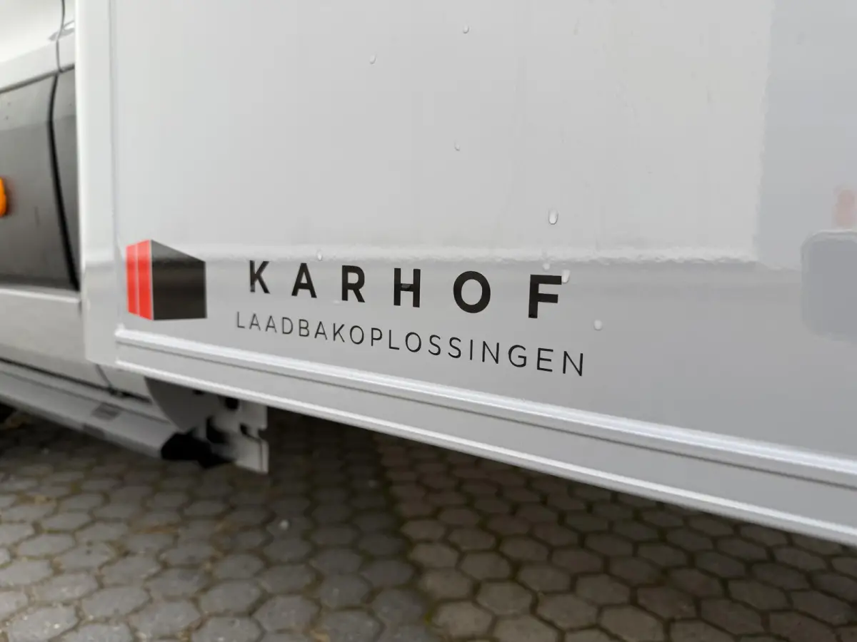 350 2.0 TDCI L4H1 Trend Bakwagen | Uit voorraad leverbaar | Karhof Gesloten bak + Overloopklep Kenteken 2024 | Bluetooth | Cruise Control | Voorruitverwarming | Laadvermogen 1200KG + |