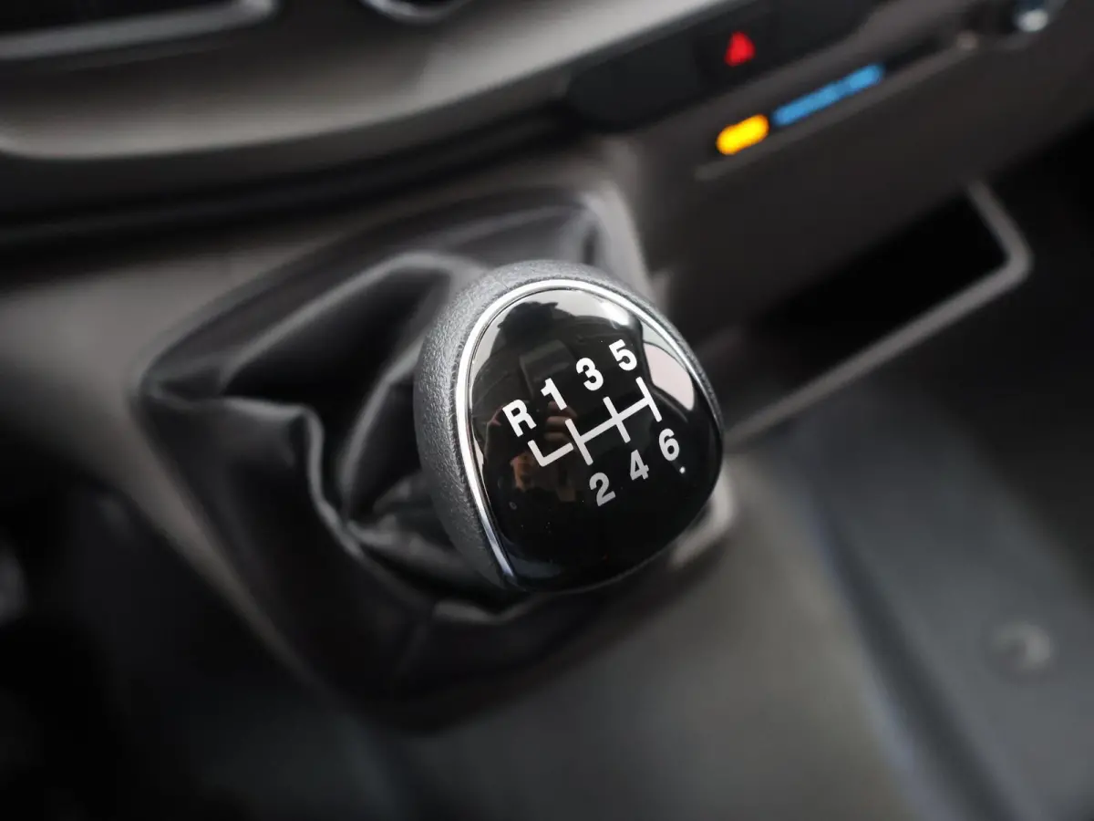 350 2.0 TDCI L4H1 Trend Bakwagen | Uit voorraad leverbaar | Karhof Gesloten bak + Overloopklep Kenteken 2024 | Bluetooth | Cruise Control | Voorruitverwarming | Laadvermogen 1200KG + |