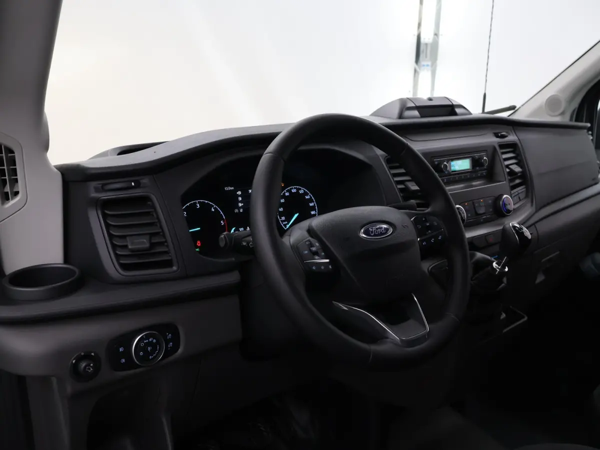 350 2.0 TDCI L4H1 Trend Bakwagen | Uit voorraad leverbaar | Karhof Gesloten bak + Overloopklep Kenteken 2024 | Bluetooth | Cruise Control | Voorruitverwarming | Laadvermogen 1200KG + |