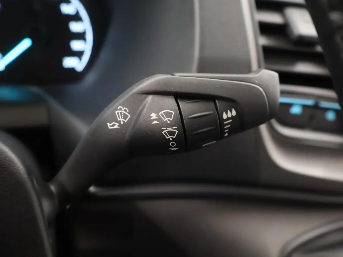 350 2.0 TDCI L4H1 Trend Bakwagen | Uit voorraad leverbaar | Karhof Gesloten bak + Overloopklep Kenteken 2024 | Bluetooth | Cruise Control | Voorruitverwarming | Laadvermogen 1200KG + |