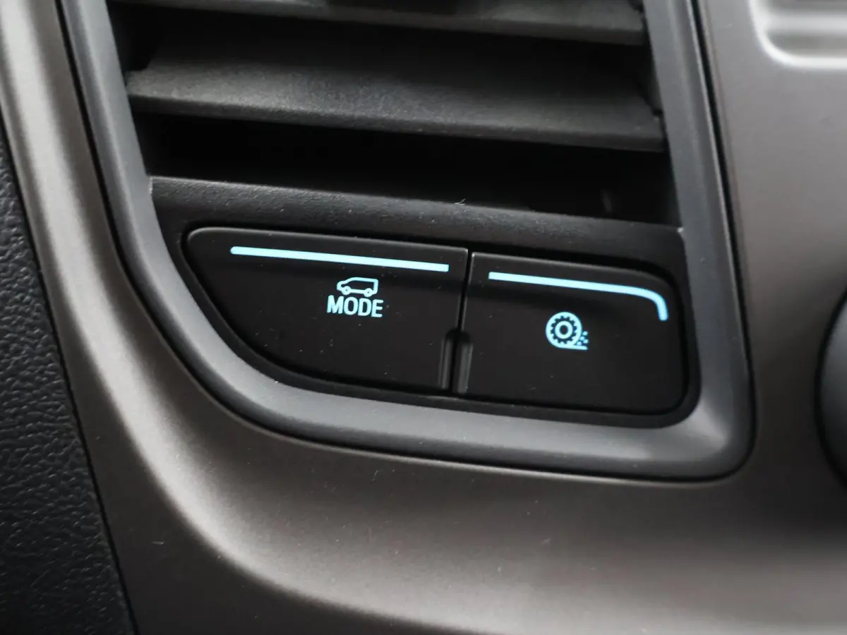 350 2.0 TDCI L4H1 Trend Bakwagen | Uit voorraad leverbaar | Karhof Gesloten bak + Overloopklep Kenteken 2024 | Bluetooth | Cruise Control | Voorruitverwarming | Laadvermogen 1200KG + |