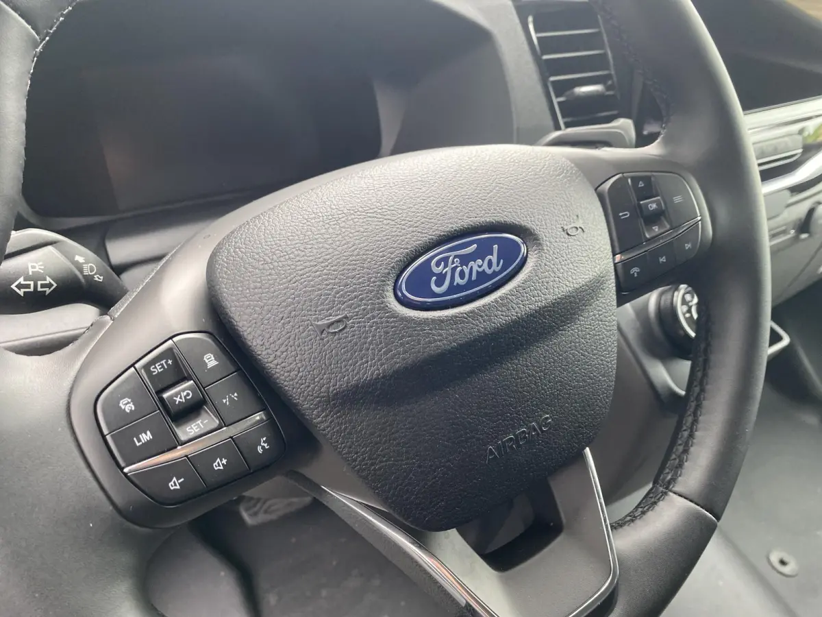 350 L4H3 Trend 184pk RWD 68 KWh | Direct leverbaar | Navigation Pack | Doorloopfunctie cabine | XL laadkabel | All Weather banden | Vehicle Integration System | PRIJS o.b.v. SUBCONTRACTOR