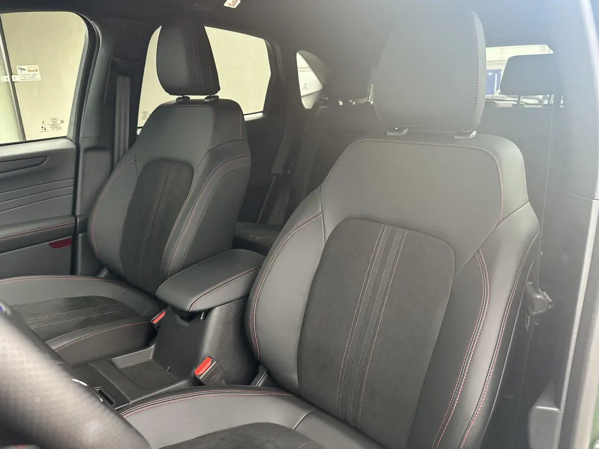 2.5 PHEV ST-Line X €4.000,- Voordeel | Winter pack | Elektrisch wegklapbare trekhaak