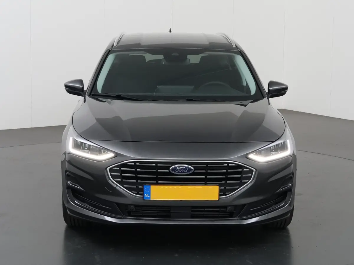 1.0 EcoBoost Hybrid Titanium Winterpack | Driver Assistance Pack