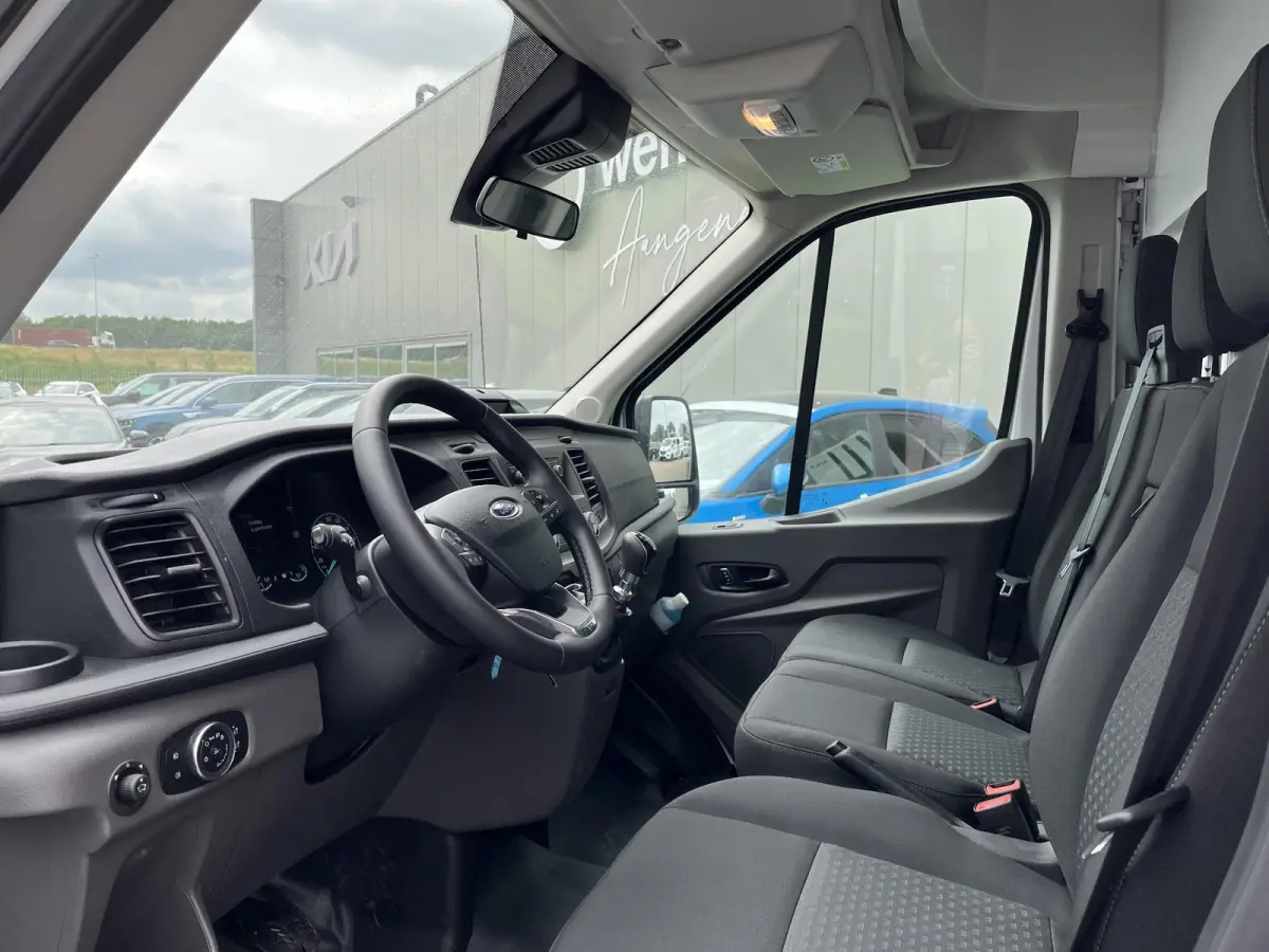 350 2.0 TDCI L4H1 Trend Bakwagen | Karhof Opbouw Gesloten Deuren | BPM Voordeel | Cruise Control | Voorruitverwarming | Laadvermogen 1303 KG | Sync4 |